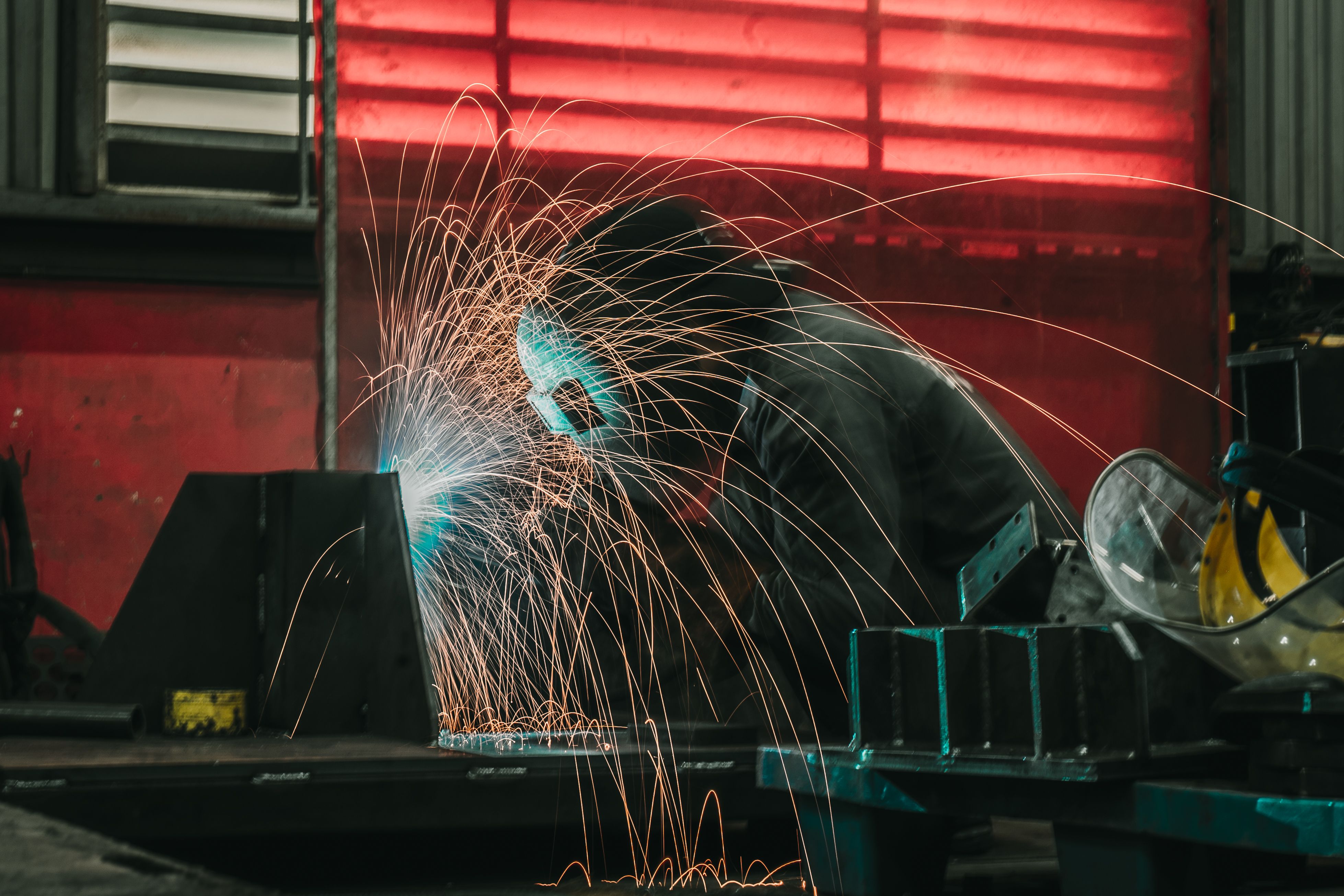 welder working